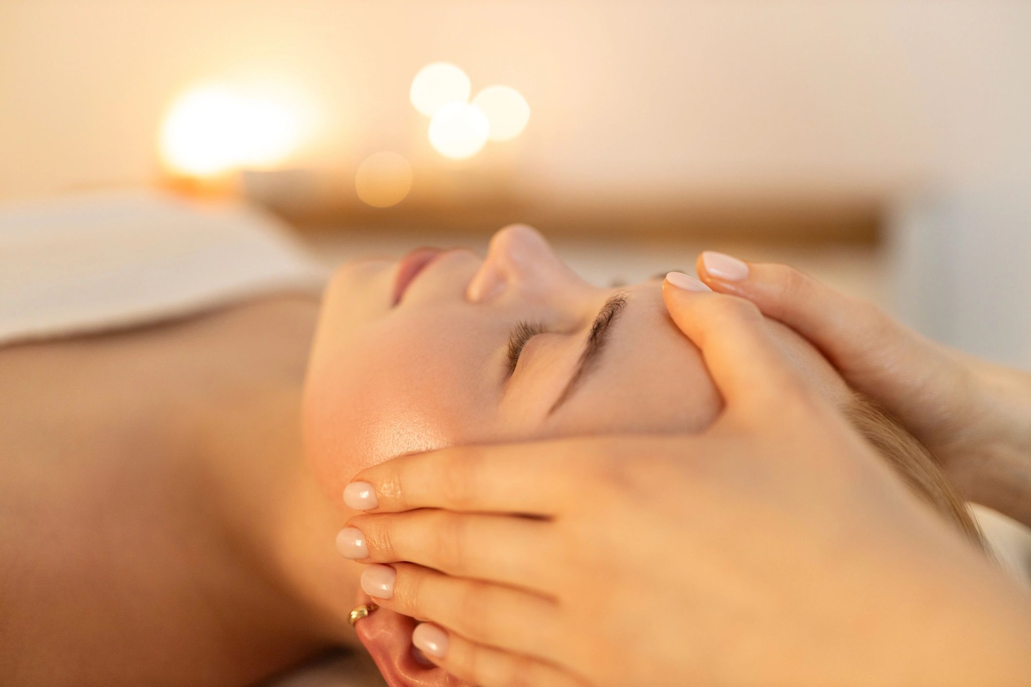 Serene Reiki healing session for relaxation and energy balance